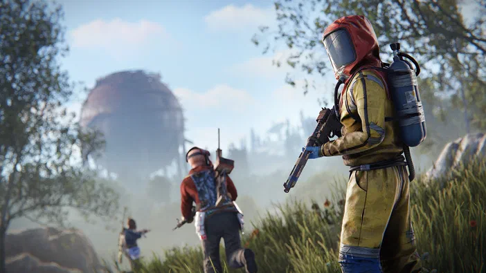 Capture d'écran du jeu Rust montrant des joueurs en tenue de survie dans un environnement naturel.