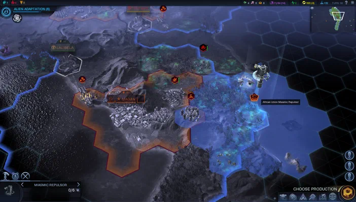 Capture d'écran du jeu vidéo Sid Meier's Civilization: Beyond Earth affichant une carte hexagonale de colonisation spatiale avec des bâtiments et l'interface utilisateur.