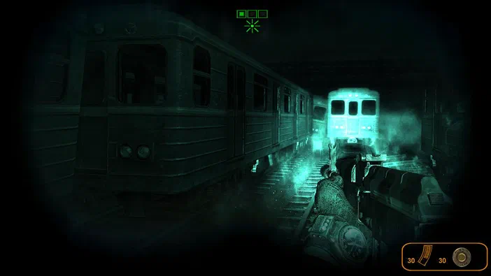 Capture d'écran du jeu vidéo Metro 2033, vue en première personne dans un tunnel sombre avec des trains et une arme tenue par le joueur.