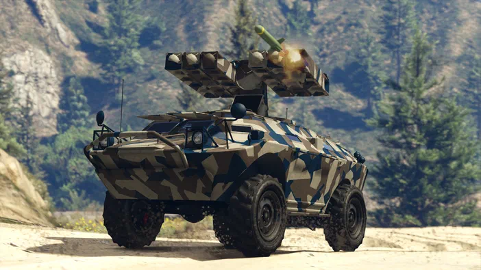 Un véhicule blindé lance-roquettes tire un missile dans Grand Theft Auto V Legacy, avec des montagnes en arrière-plan.
