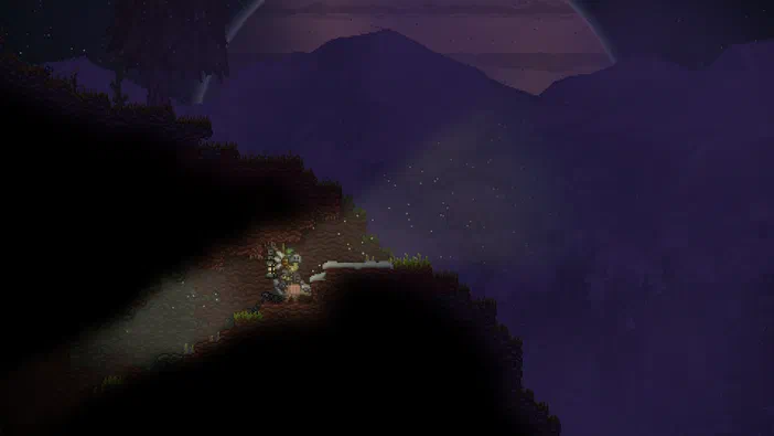 Un personnage en armure tenant une épée se tient sur un éperon rocheux au bord d'un paysage de montagnes sombres et violets étoilés dans le jeu vidéo Starbound.