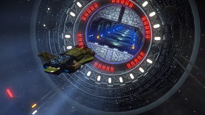 Dans le jeu vidéo No Man's Sky, une frégate verte survole un grand portail circulaire aux lumières rouges et blanches.