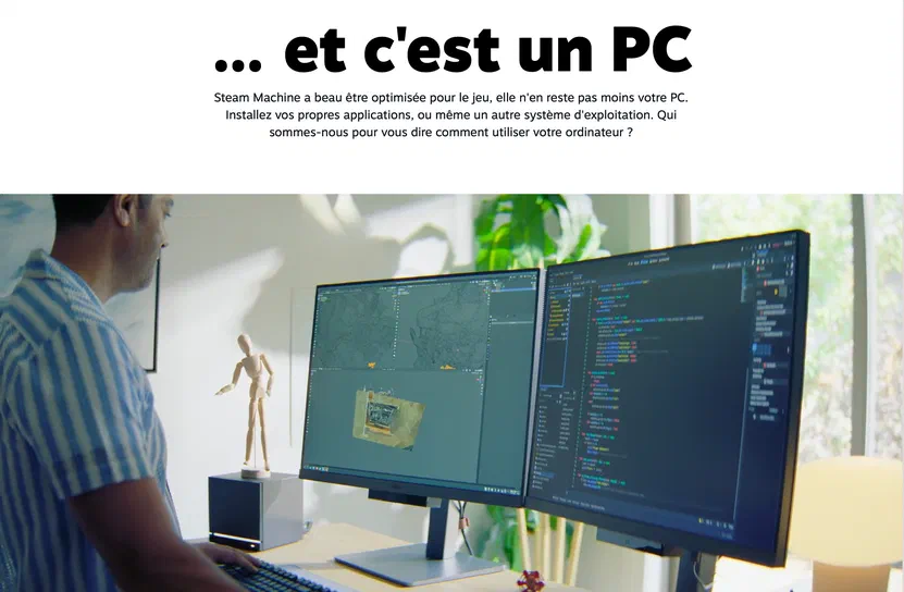 Steam Machine Un homme travaille sur deux écrans affichant du code et une interface de jeu, illustrant l'usage polyvalent d'un PC comme la Steam Machine.