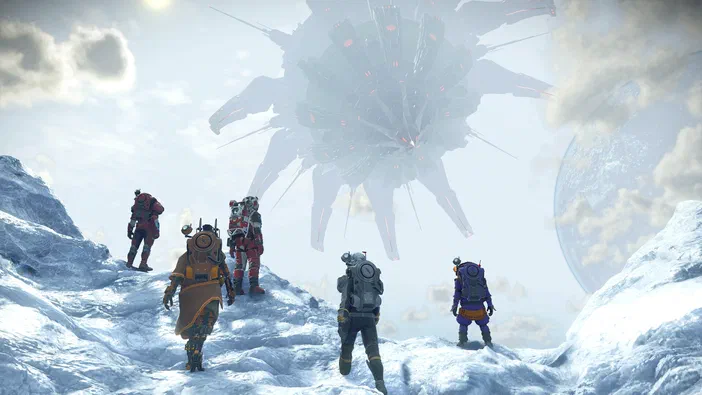 Dans le jeu vidéo No Man's Sky, cinq explorateurs en combinaisons spatiales observent une immense structure mécanique flottante au-dessus d'un paysage enneigé.
