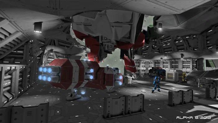 Capture d'écran du jeu Space Engineers montrant un vaisseau spatial rouge et blanc avec des propulseurs bleus allumés dans une grande hangar métallique, où un personnage en combinaison bleue se déplace.
