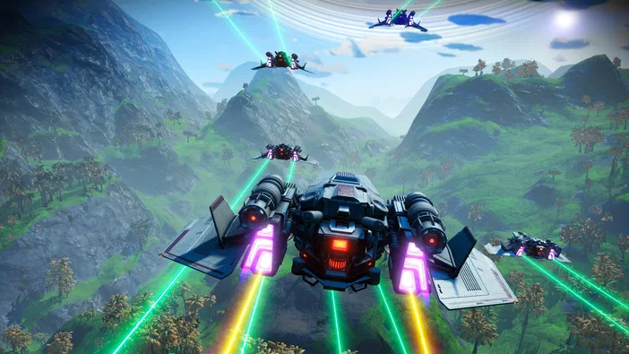 Dans le jeu vidéo No Man's Sky, une flotte de vaisseaux spatiaux survole un paysage montagneux verdoyant en tirant des lasers verts et jaunes.
