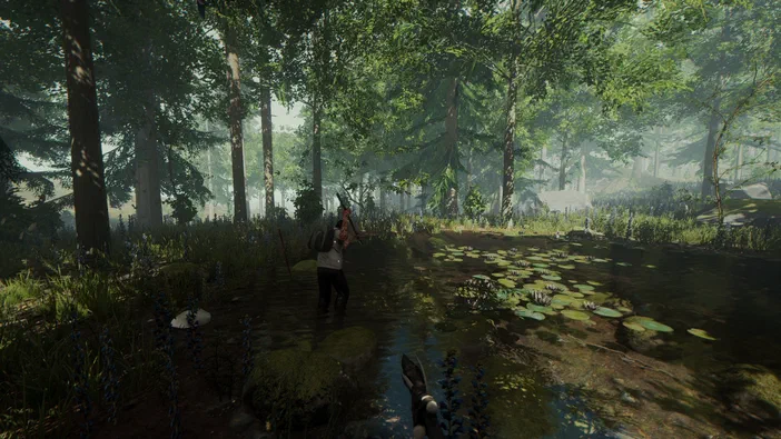 Capture d'écran du jeu vidéo The Forest montrant un personnage dans une forêt dense avec des nénuphars sur l'eau.
