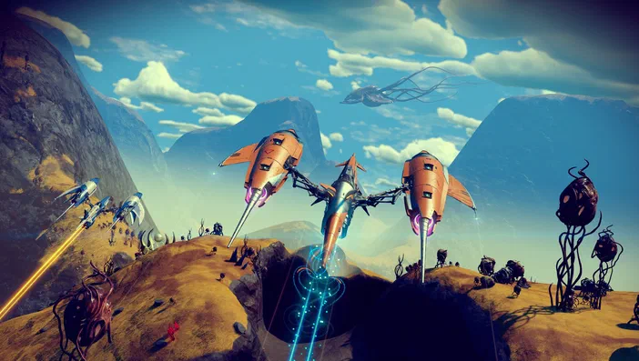 Dans le jeu vidéo No Man's Sky, plusieurs vaisseaux spatiaux survolent un paysage extraterrestre avec des montagnes et une créature volante en arrière-plan.