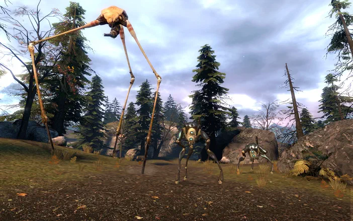 Capture d'écran de Half-Life 2 montrant trois créatures insectoïdes dans un paysage forestier sous un ciel nuageux.