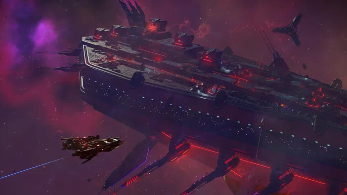 Capture d'écran du jeu vidéo No Man's Sky montrant une immense station spatiale sombre avec des lumières rouges dans un environnement cosmique violet.