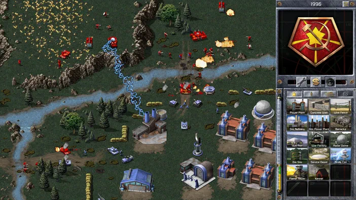 Capture d'écran de Command & Conquer Remastered Collection montrant une base avec des bâtiments et des unités sur un terrain en relief.