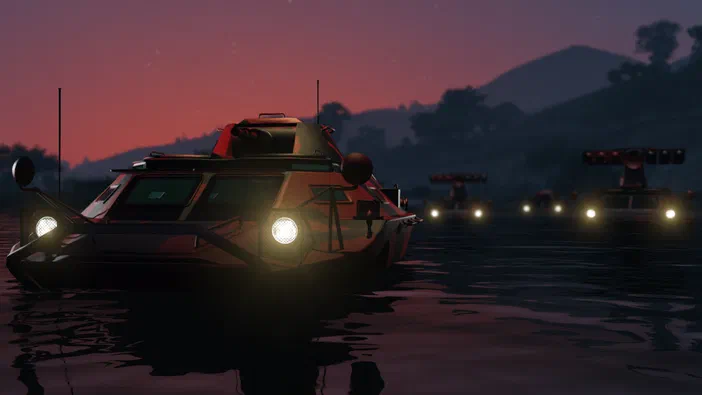 Une vedette de police avec ses phares allumés navigue sur l'eau au coucher du soleil dans Grand Theft Auto V Legacy.