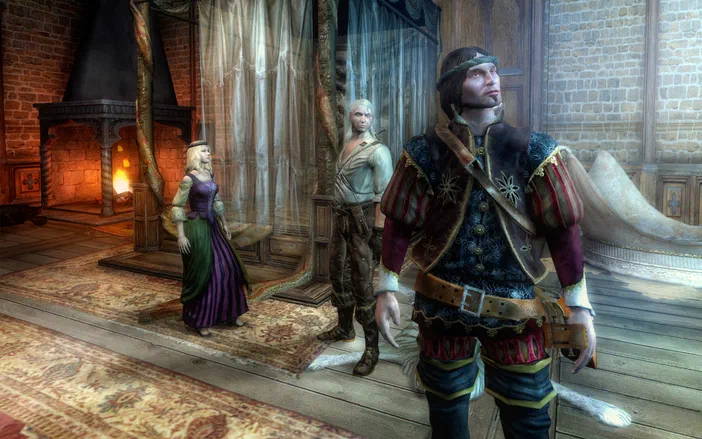 Capture d'écran de The Witcher: Enhanced Edition montrant trois personnages dans une pièce avec un feu et des tapisseries.