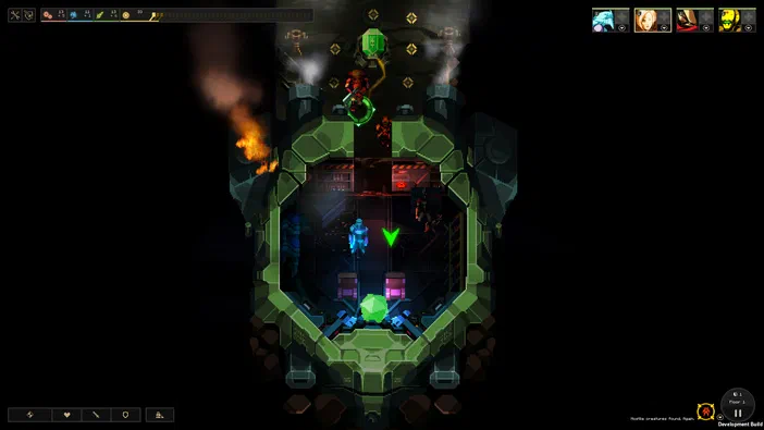 Capture d'écran du jeu Dungeon of the ENDLESS™ montrant une vue isométrique de personnages dans un environnement industriel vert avec des effets de fumée et de feu.
