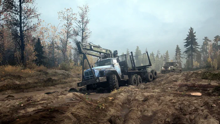 Dans le jeu MudRunner, un véhicule de type remorqueur à grue est coincé dans une boue profonde au milieu d'une forêt.