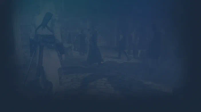 Fond d'écran du jeu Assassin's Creed montrant un personnage en tenue blanche dans une rue pavée sombre avec des silhouettes de passants.
