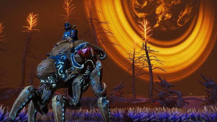Dans le jeu No Man's Sky, un vaisseau spatial est monté sur une créature mécanique dans un paysage extraterrestre avec des arbres squelettiques et une planète en arrière-plan.