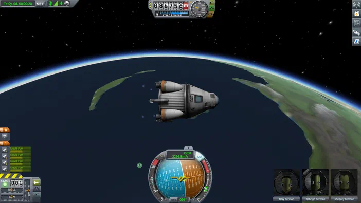 Capture d'écran du jeu Kerbal Space Program montrant une fusée en orbite autour de la planète.