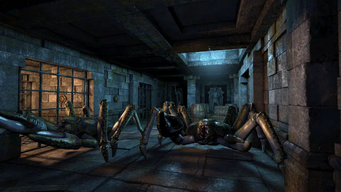 Dans Legend of Grimrock, deux créatures arachnides aux pattes longues et acérées se tiennent dans un couloir de pierre sombre avec des barreaux en fer sur la gauche.
