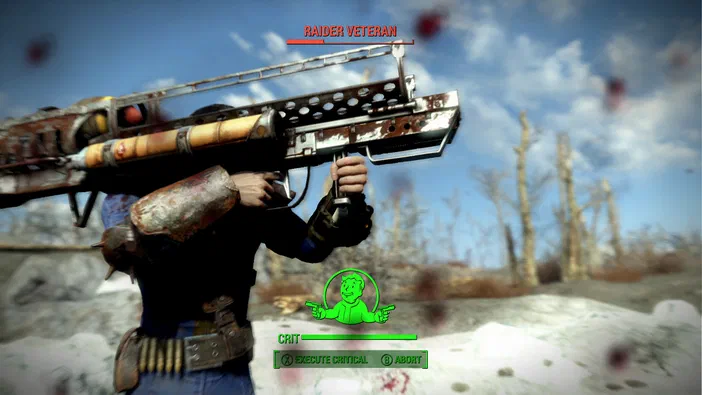 Dans Fallout 4, un personnage vise une arme lourde dans un décor enneigé sous le ciel bleu.