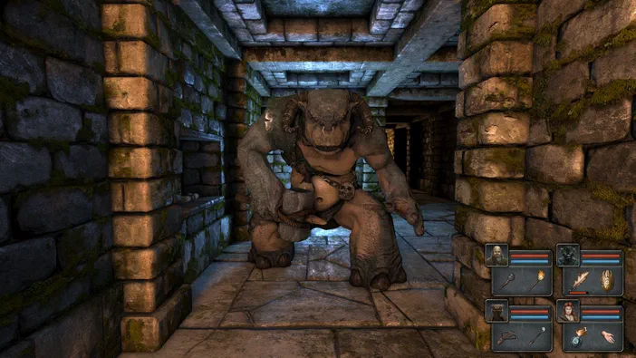 Dans le jeu Legend of Grimrock, un gobelin musclé se tient au centre d'un couloir en pierre avec une interface utilisateur visible à droite.