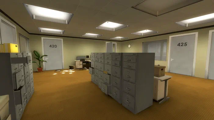 Capture d'écran de The Stanley Parable montrant un bureau avec des armoires et des portes numérotées.