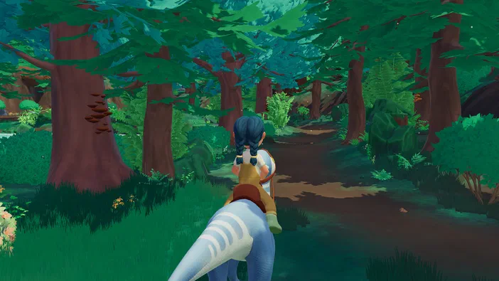 Dans le jeu vidéo Paleo Pines, un personnage à cheval sur une créature bleue se déplace dans une forêt dense aux arbres rouges et au sol ombragé.