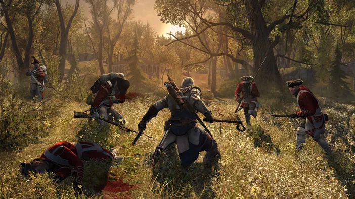 Capture d'écran du jeu Assassin's Creed III montrant un combat dans une forêt avec des soldats en uniforme rouge et blanc.
